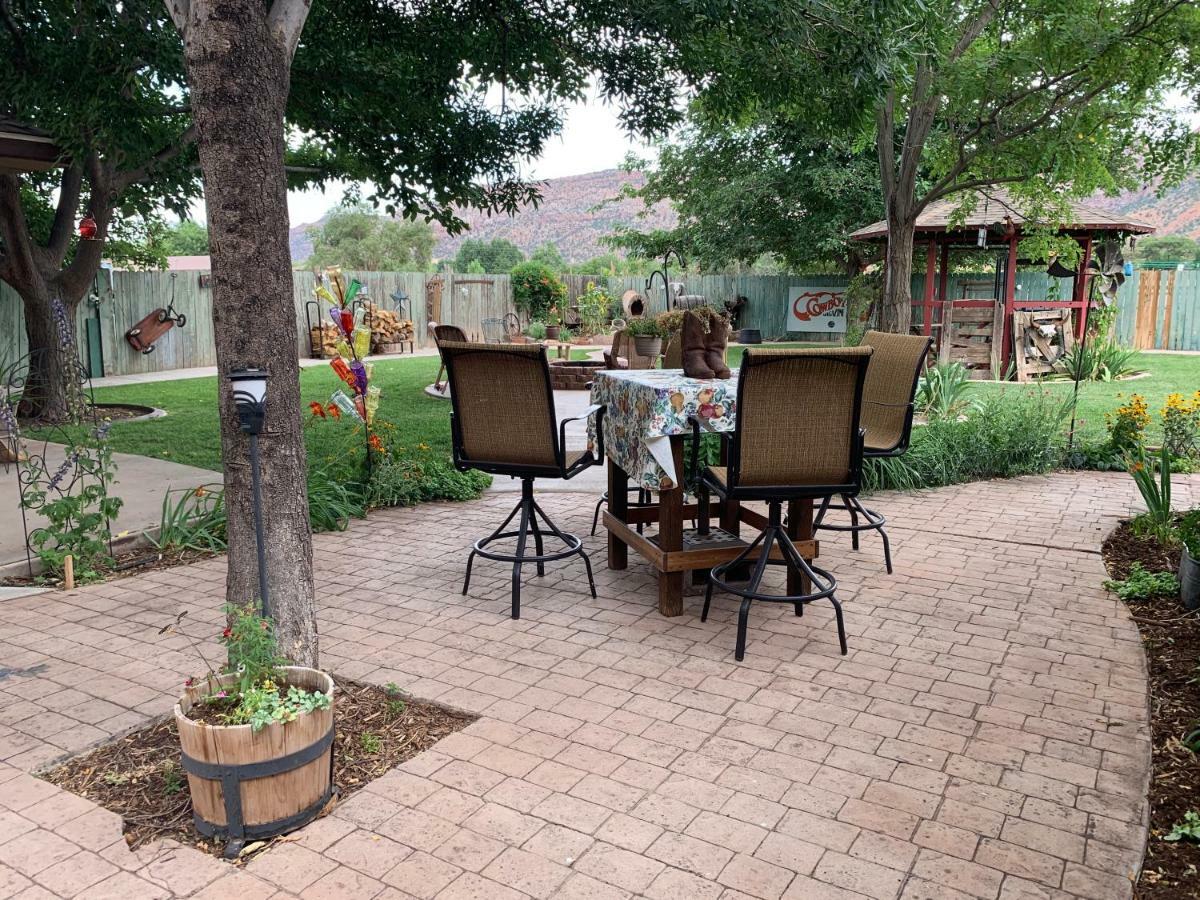 Zion'S Backyard Bed And BreakfastColorado City エクステリア 写真